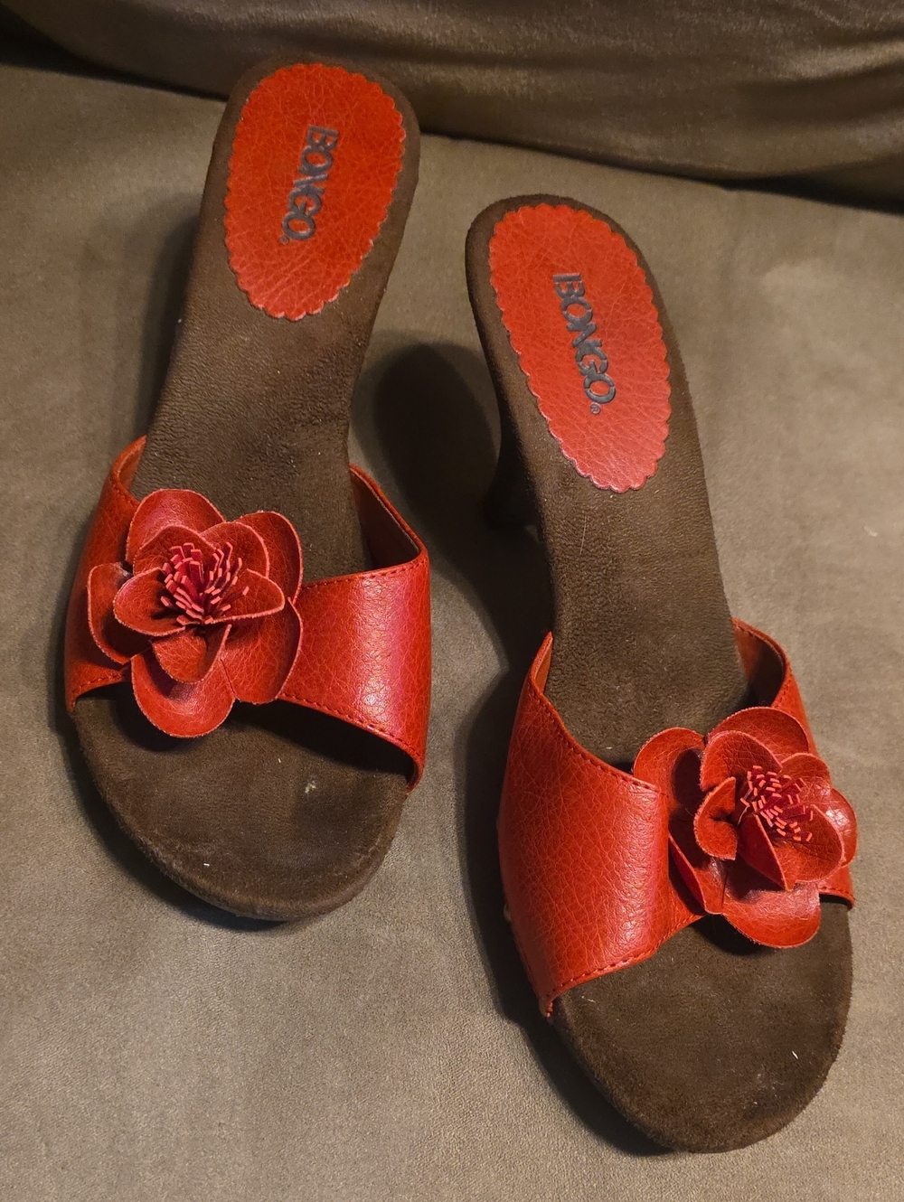 Red Floral Slip On Small Heals Sz 10M